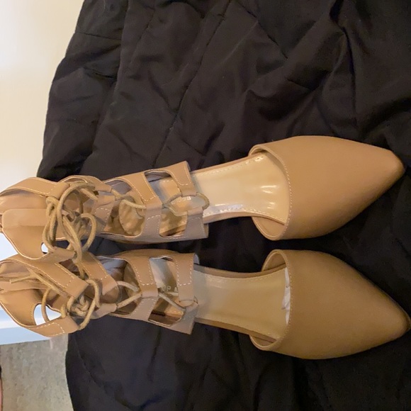 Women’s size 7 1/2 High Heels - Picture 15 of 16